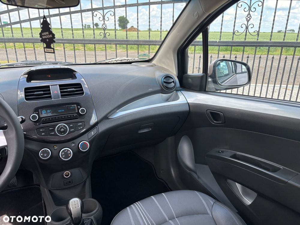 Chevrolet Spark 1.2 LT - 21