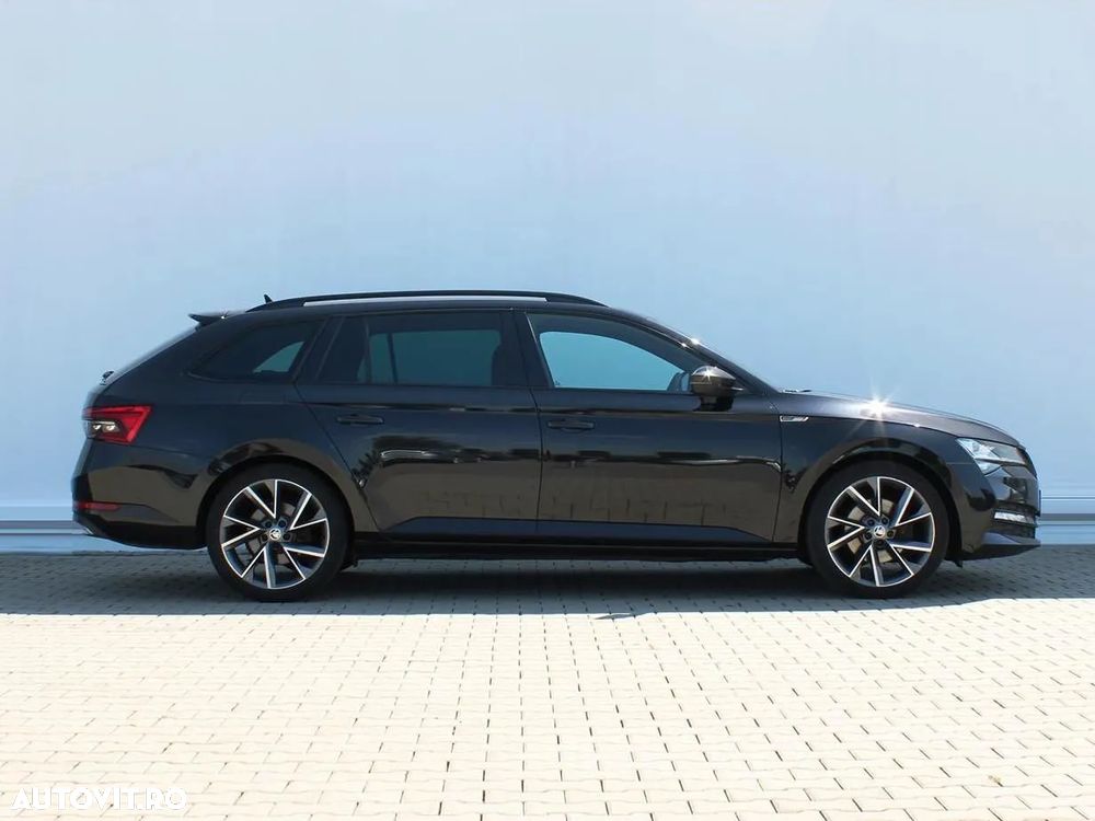 Skoda Superb Combi 2.0 TDI DSG SportLine - 6