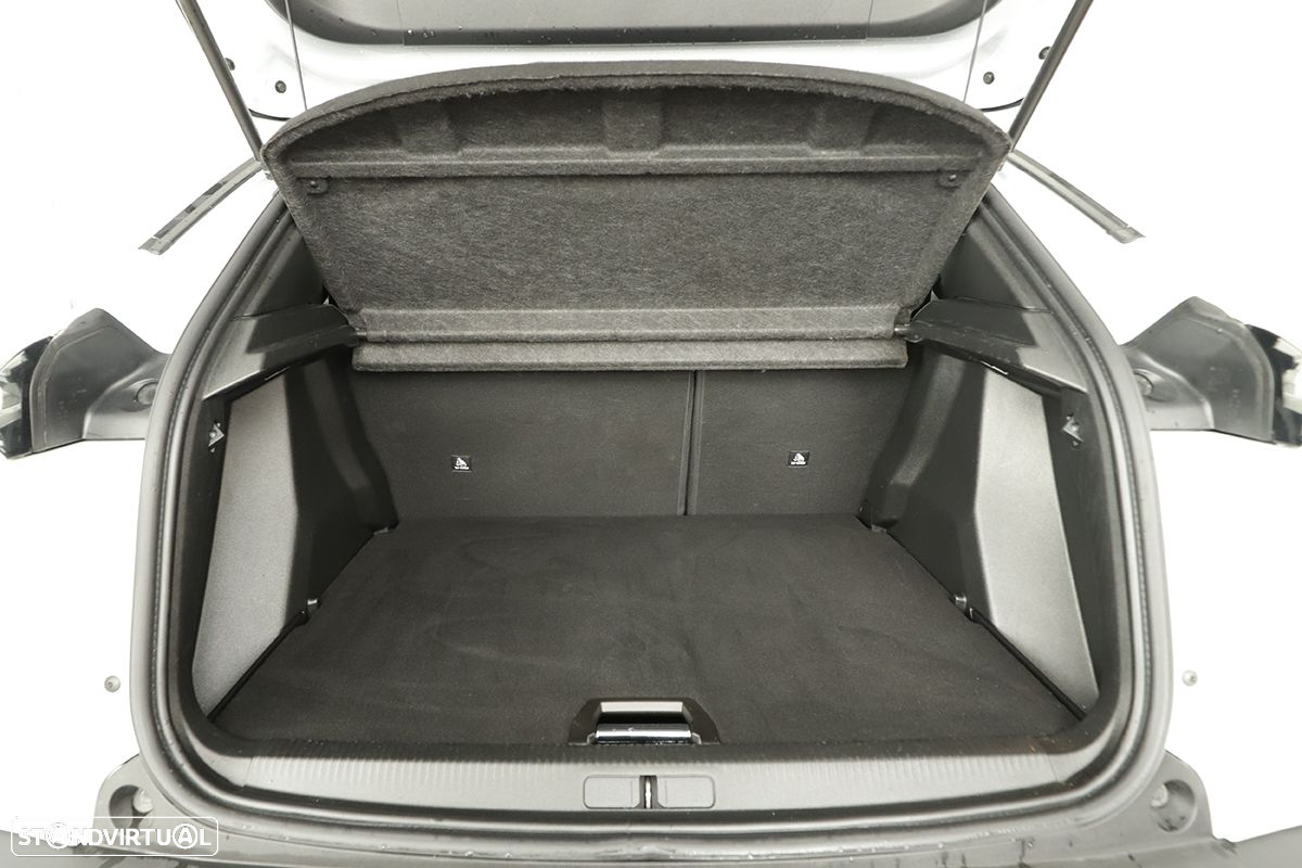 Peugeot 2008 1.2 PureTech Allure - 24