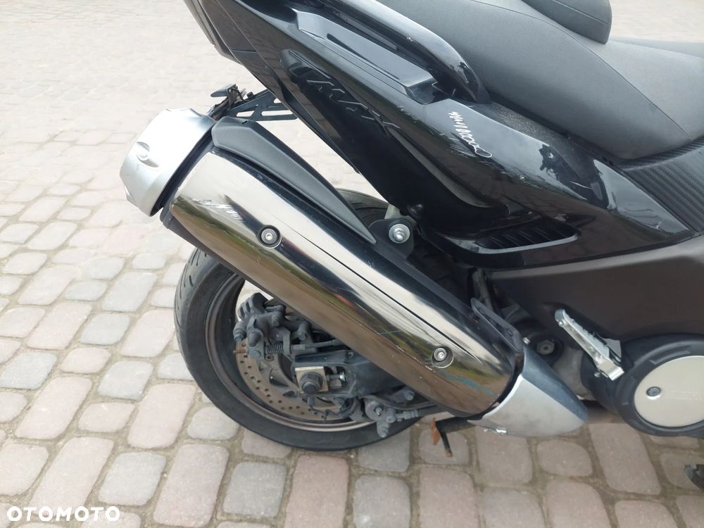 Yamaha Tmax - 16