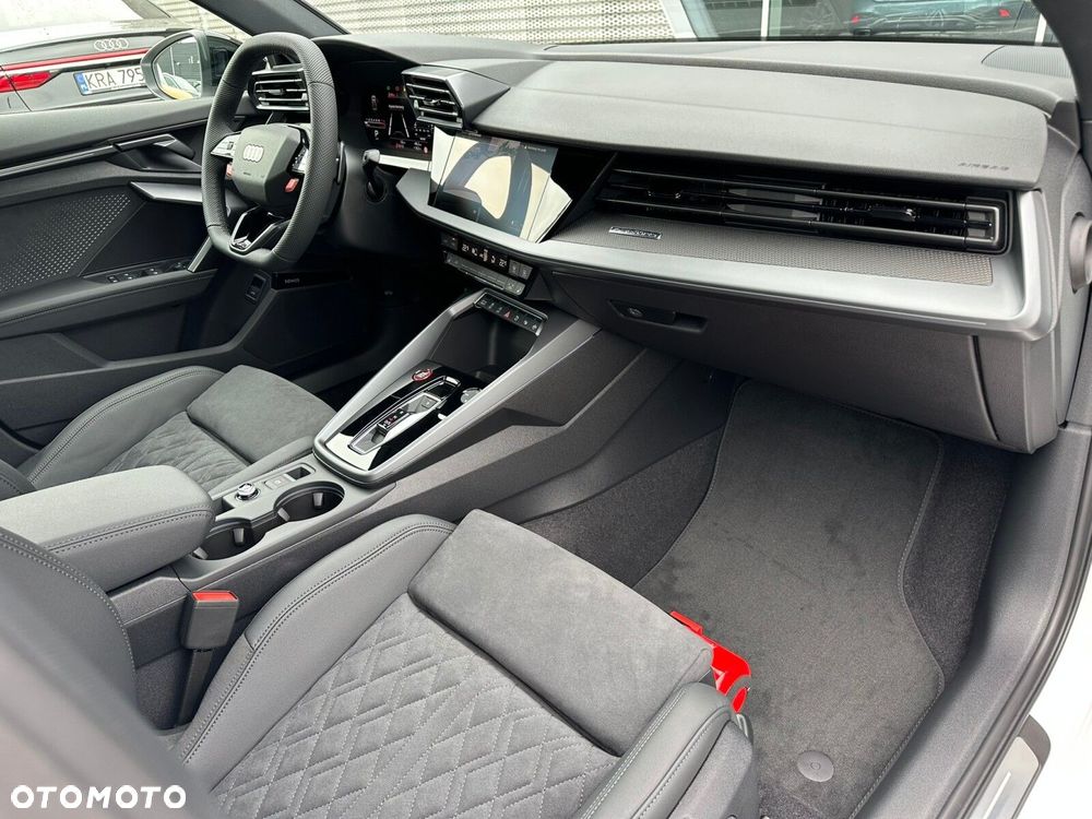 Audi RS3 Limousine - 21