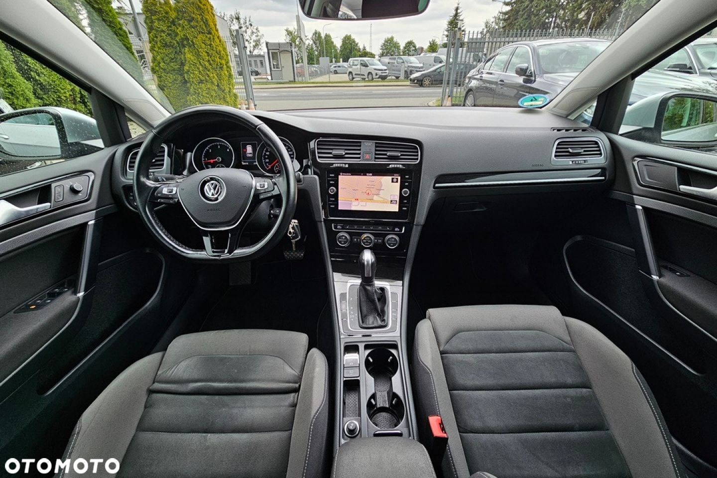 Volkswagen Golf - 17