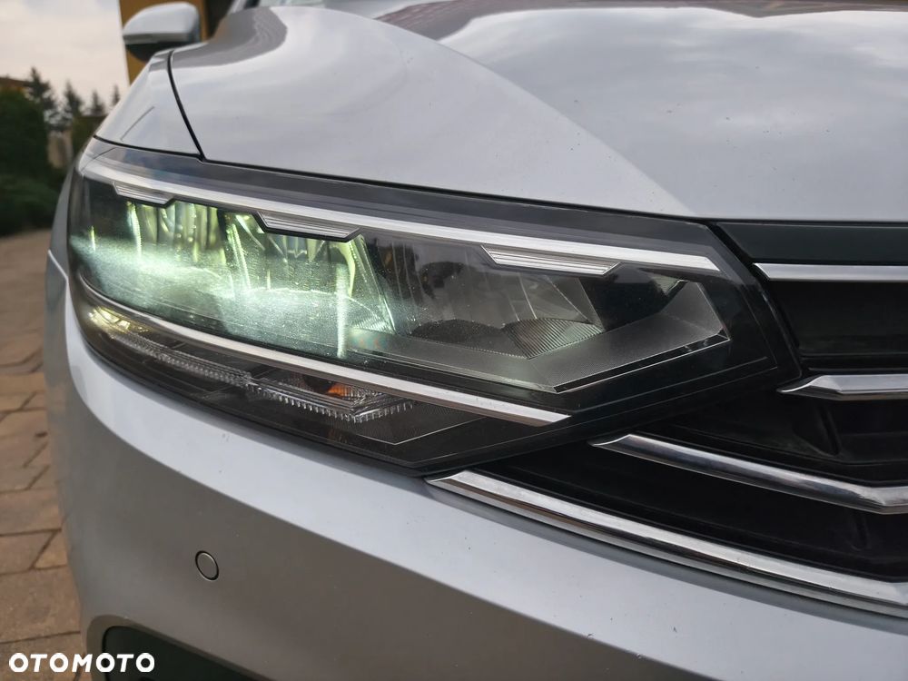 Volkswagen Passat - 22