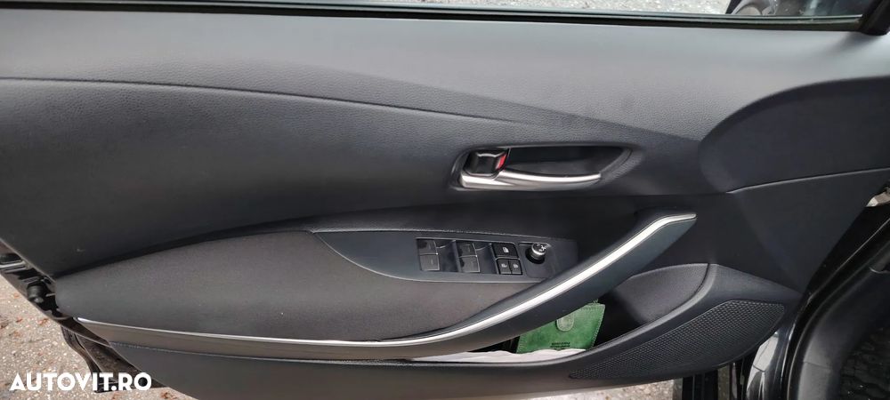 Toyota Corolla 1.8 HSD Dynamic - 19