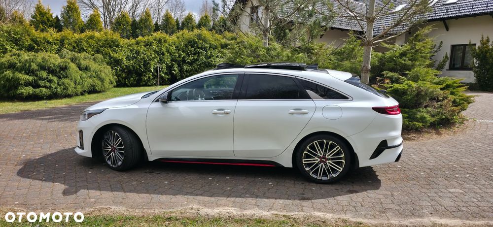 Kia ProCeed - 10