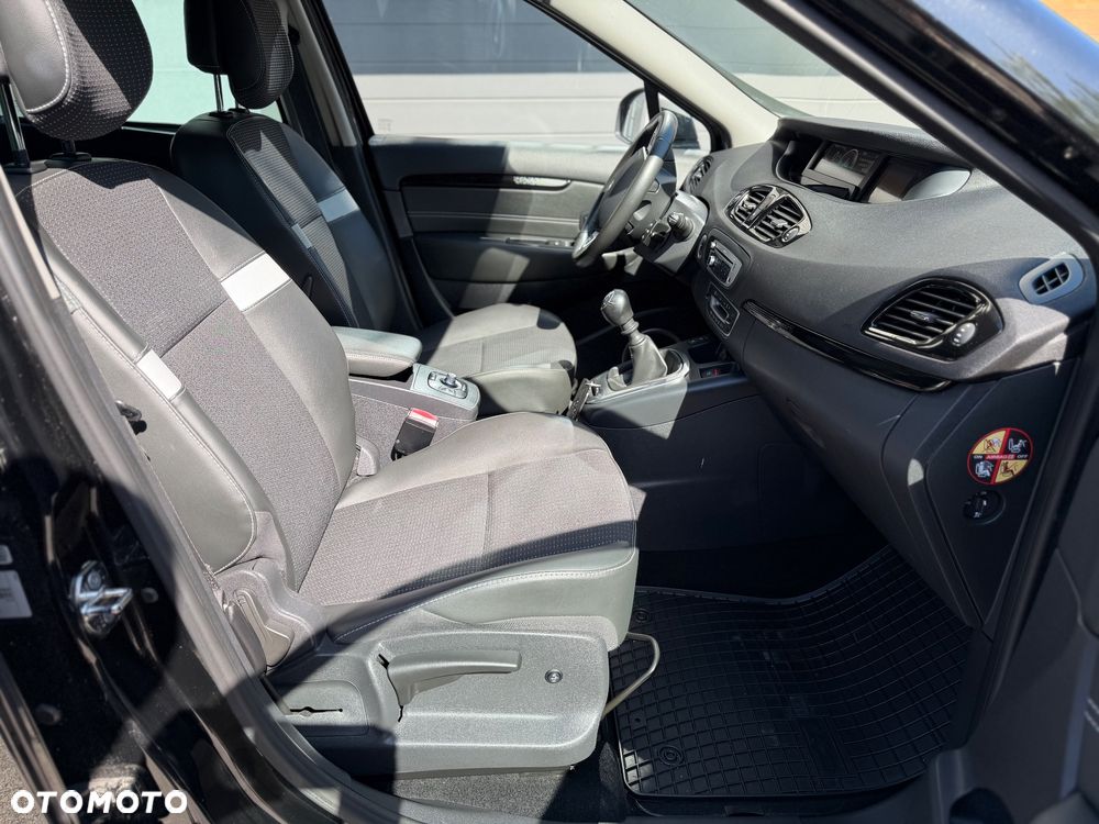 Renault Grand Scenic - 8