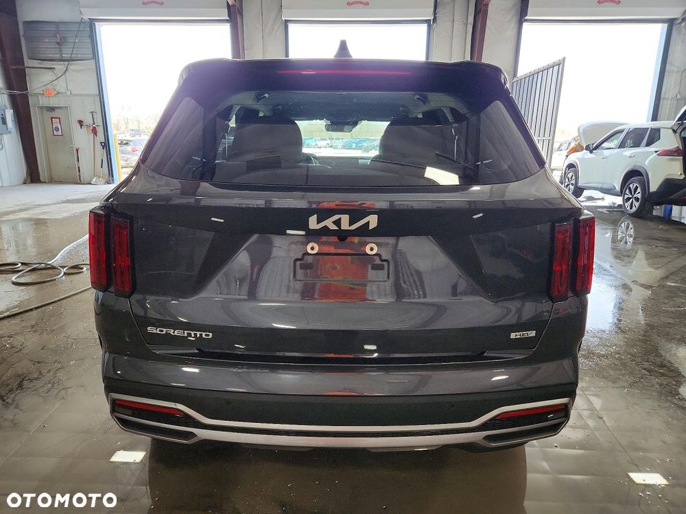 Kia Sorento - 9