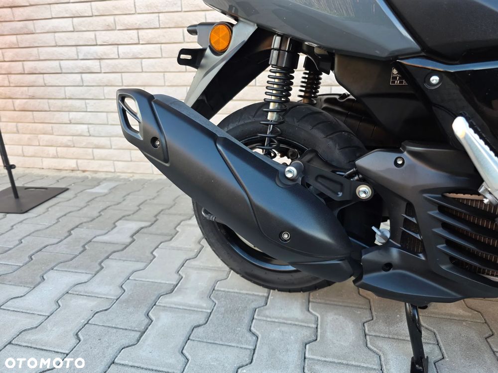 Yamaha NMAX - 6
