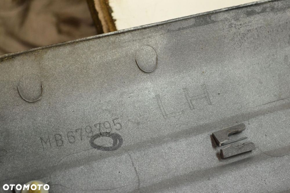 LISTWA NAKŁADKA BŁOTNIKA LEWY TYŁ MITSUBISHI PAJERO II MB679795 - 9