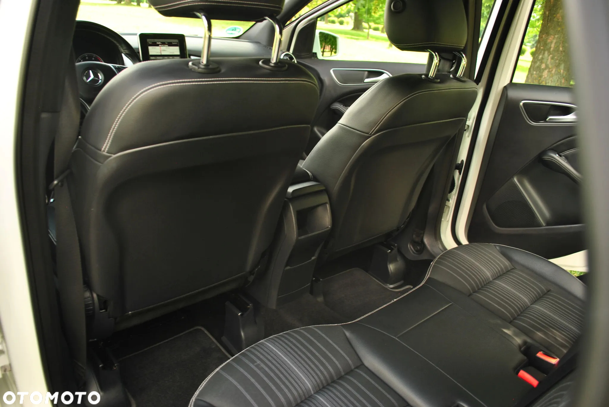 Mercedes-Benz Klasa B 180 (BlueEFFICIENCY) - 12