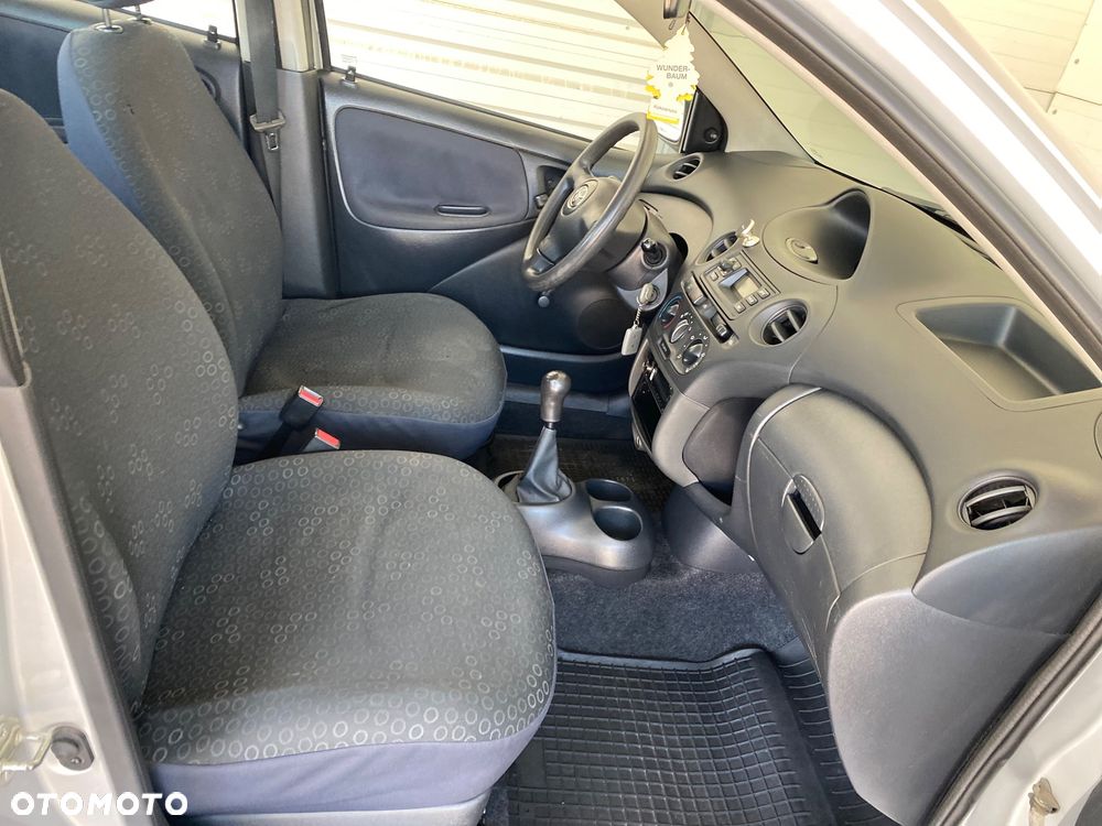 Toyota Yaris 1.0 Luna - 13