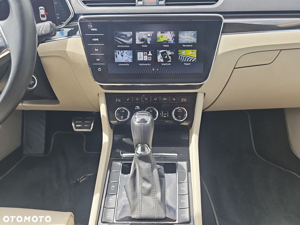 Skoda Superb 2.0 TDI SCR L&K DSG - 17