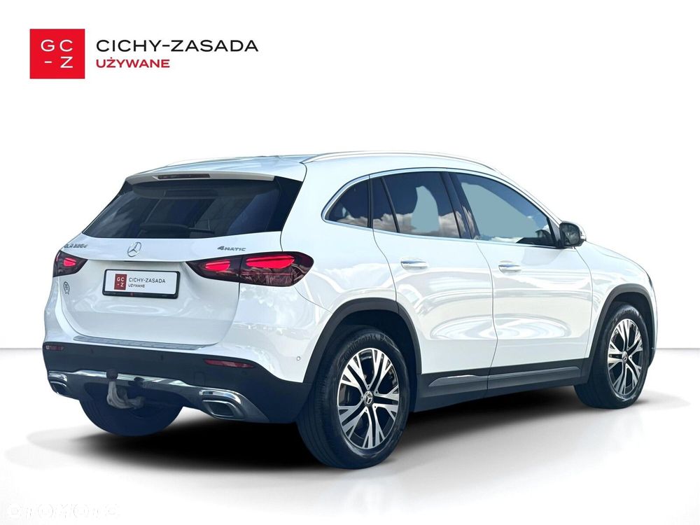 Mercedes-Benz GLA 220 d 4-Matic 8G-DCT - 5