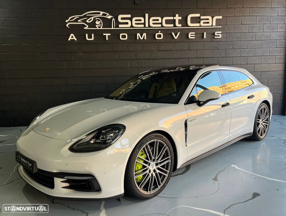 Porsche Panamera Sport Turismo 4 E-Hybrid Edition 10 Anos - 1