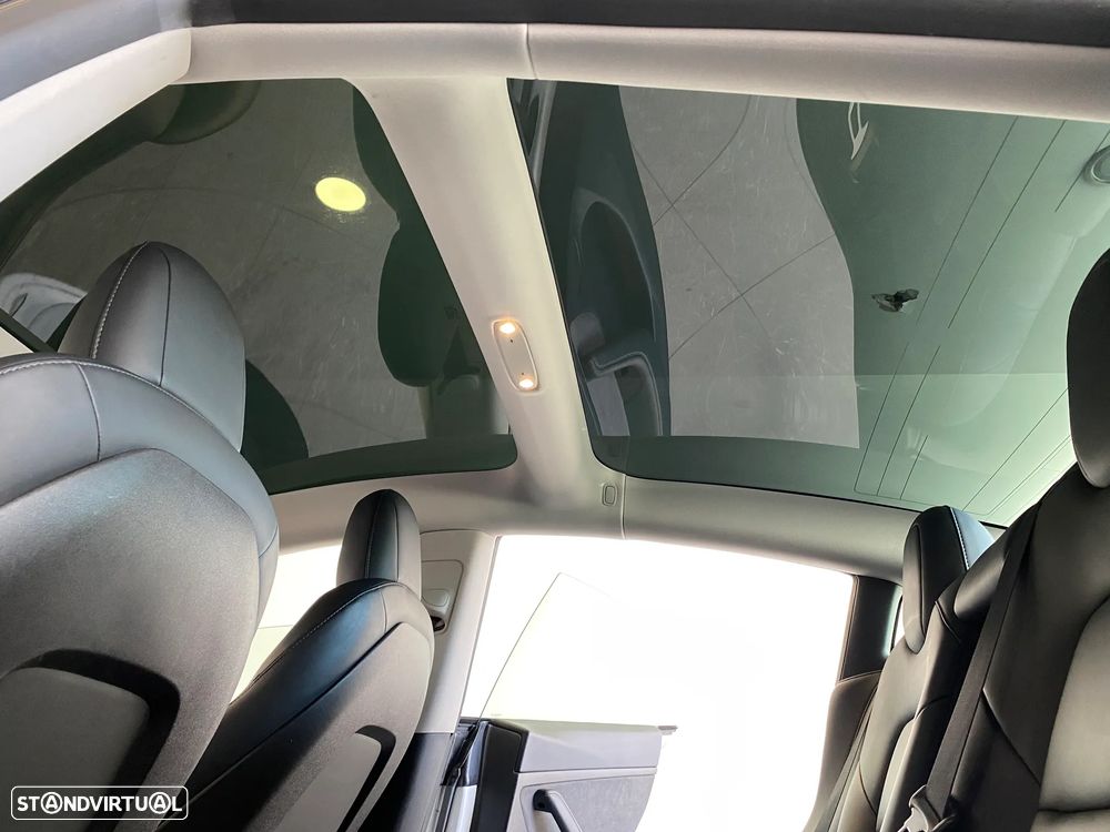 Tesla Model 3 Long Range Tração Traseira - 27