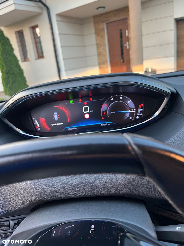 Peugeot 3008 BlueHDi 130 Stop & Start Allure Business-Paket - 23