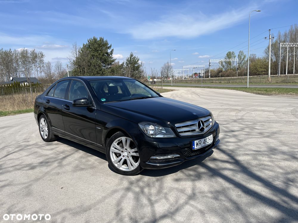 Mercedes-Benz Klasa C 180 CGI BlueEff Avantgarde - 4
