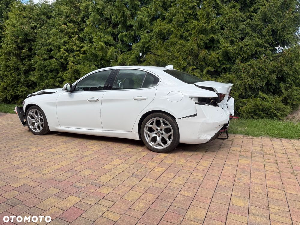 Alfa Romeo Giulia 2.0 Turbo 16V AT8 Veloce Ti - 5