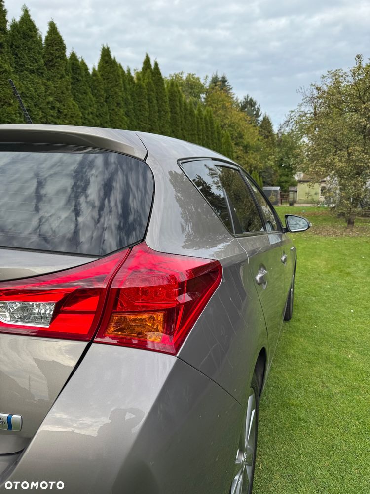 Toyota Auris 1.8 HSD Luna - 10