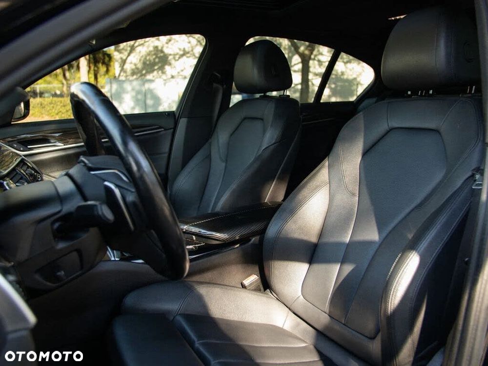 BMW Seria 5 530i xDrive Luxury Line sport - 22