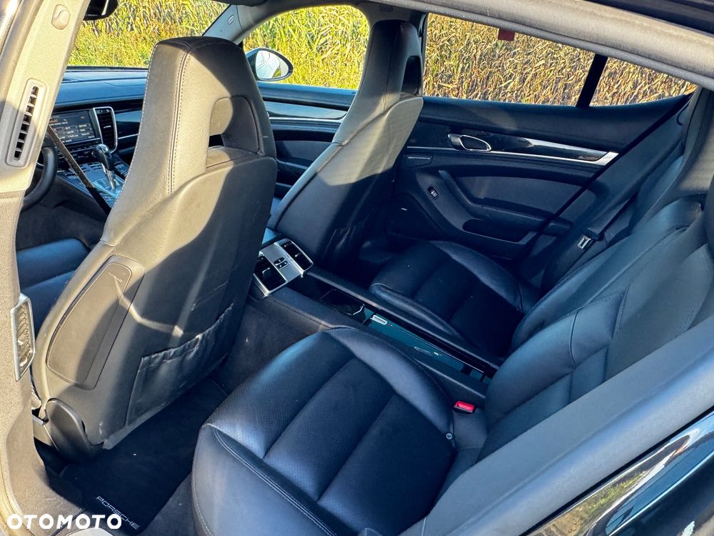 Porsche Panamera Diesel - 13