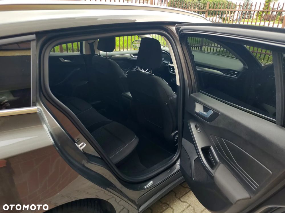 Ford Focus 1.0 EcoBoost Titanium X - 17