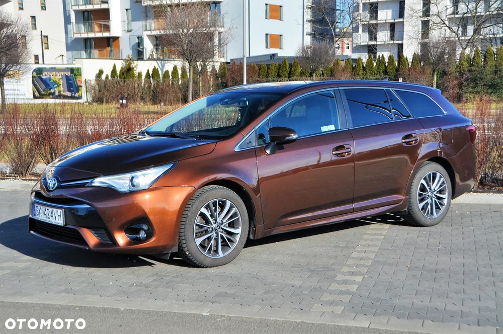 Toyota Avensis 2.0 D-4D Premium - 3
