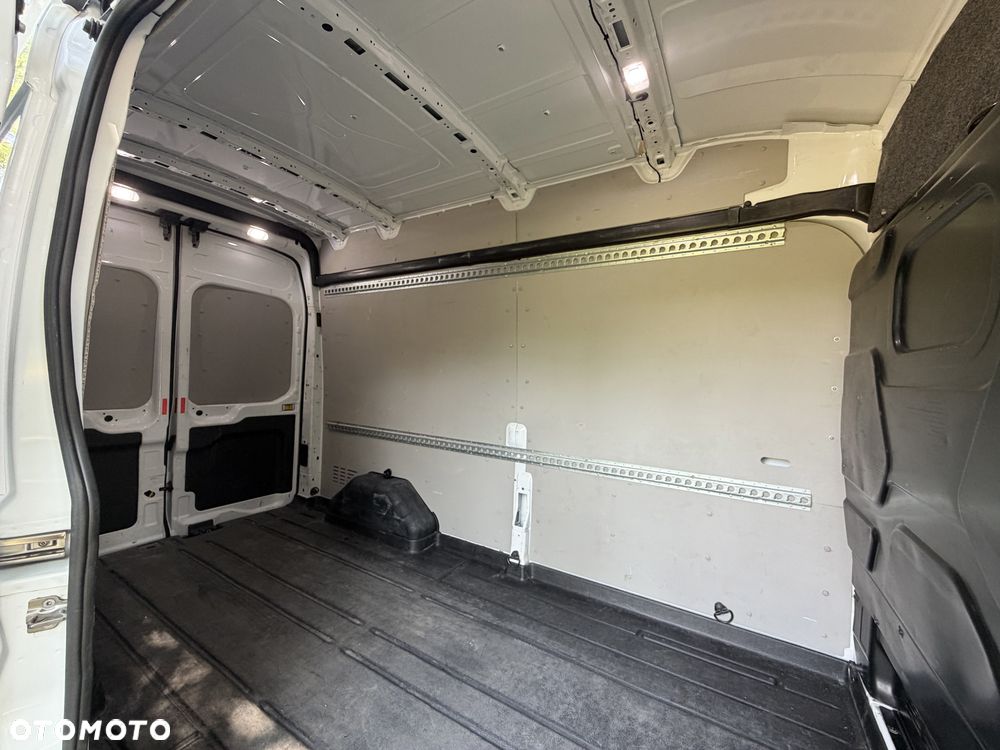 Ford Transit - 25