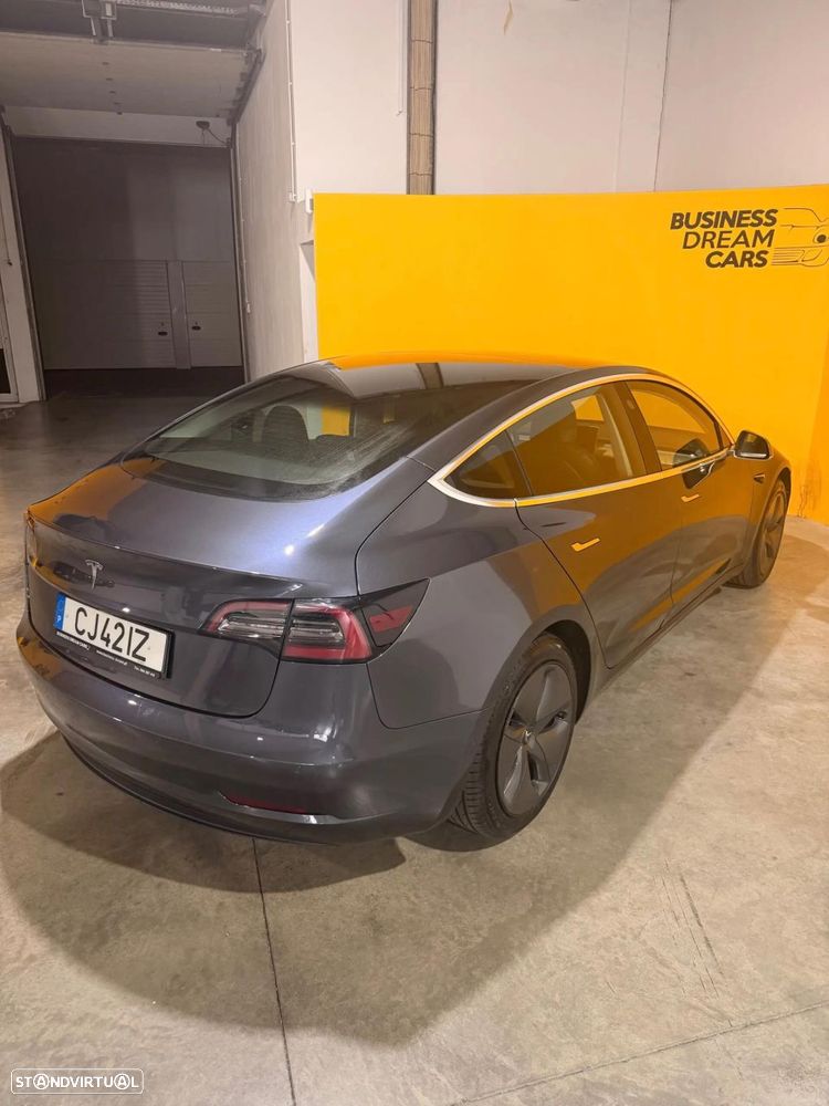 Tesla Model 3 Standard Range Plus RWD — fotografia 9