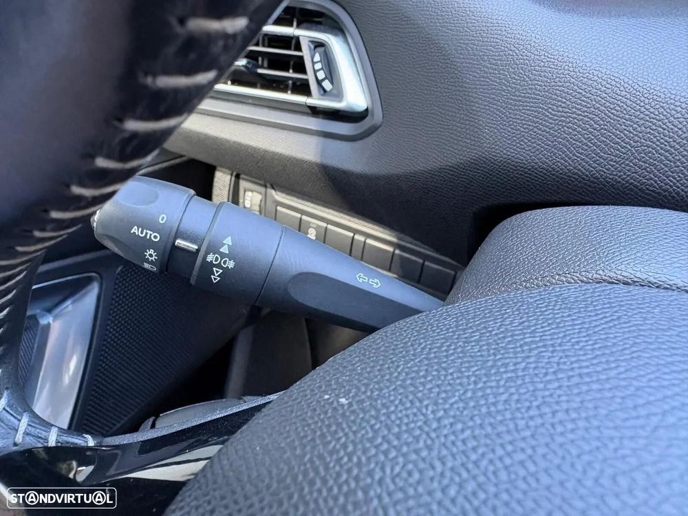 Peugeot 308 SW 1.5 BlueHDi Allure - 39