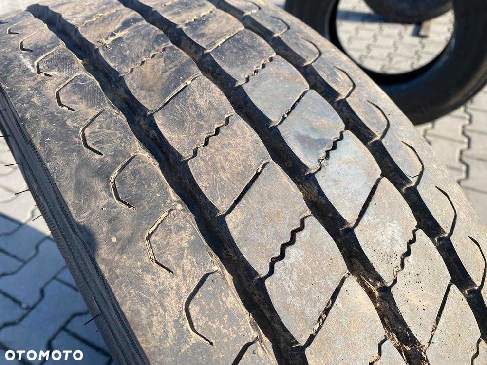 Opona 235/75R17.5 UNIROYAL TH50 Naczepowa 11-12mm - 3