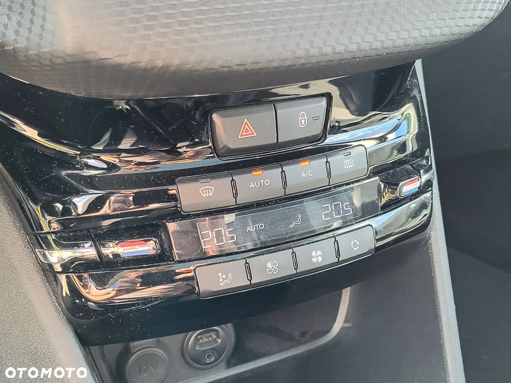 Peugeot 2008 1.6 BlueHDi Allure - 15