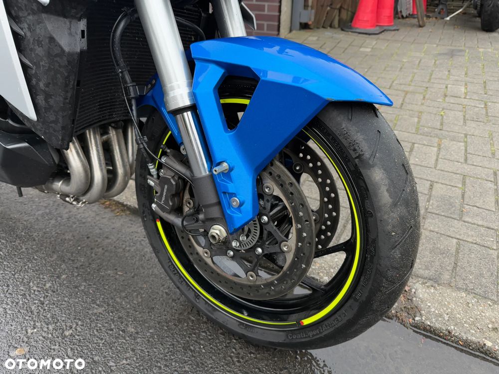Suzuki GSX - 28
