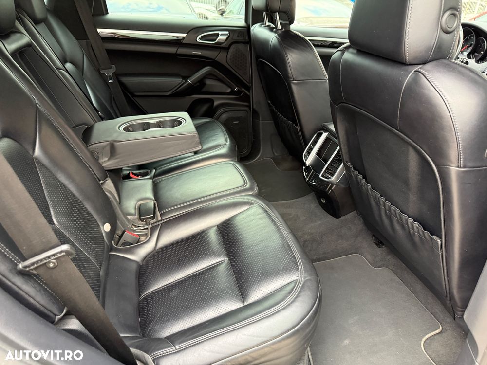 Porsche Cayenne Diesel Platinum Edition - 35