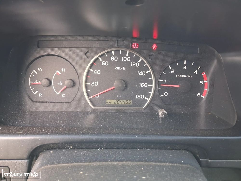 Toyota HiAce 2.5 D-4D Service 2.8T AC - 18