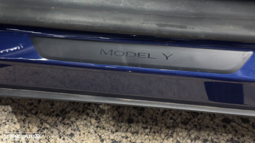 Tesla Model Y Performance Dual Motor AWD - 22