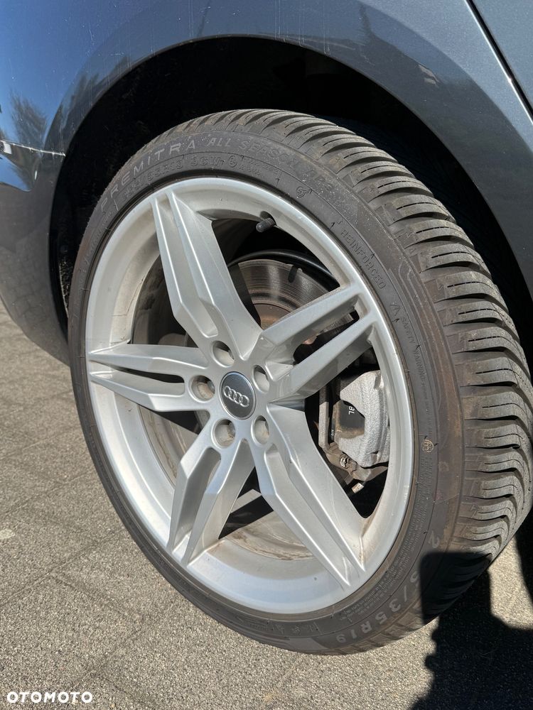Audi A4 Limousine - 5