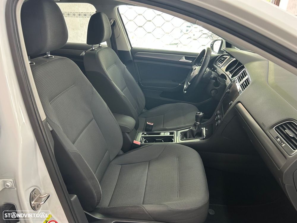 VW Golf 1.0 TSI Confortline - 24