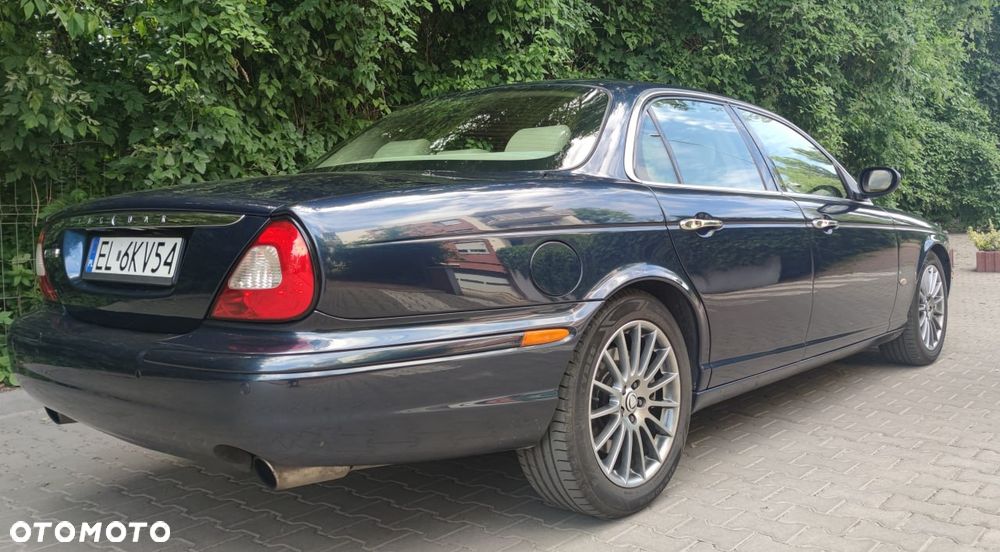 Jaguar XJ - 18
