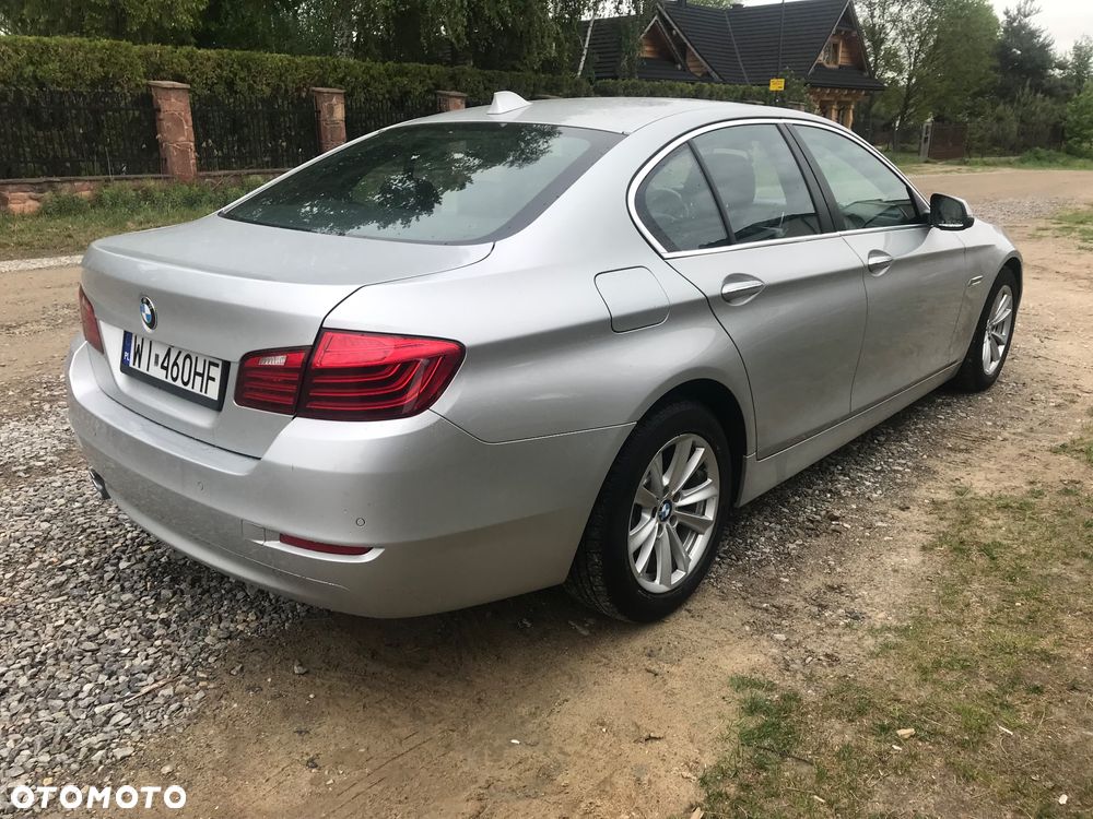 BMW Seria 5 525d xDrive - 9