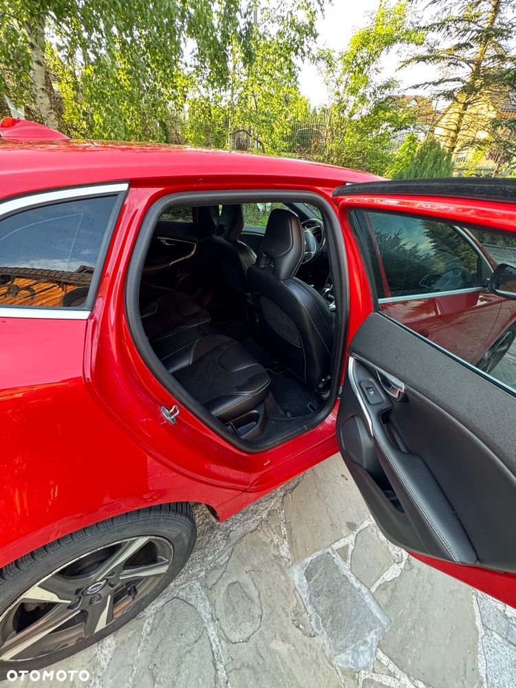 Volvo V40 D2 Drive-E R-Design Momentum - 9