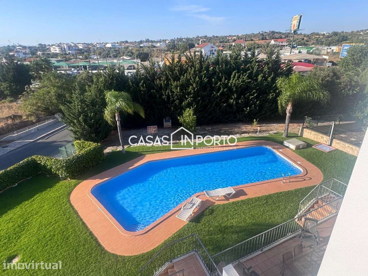 Moradia T3 com Rooftop Privativo e Piscina - Albufeira