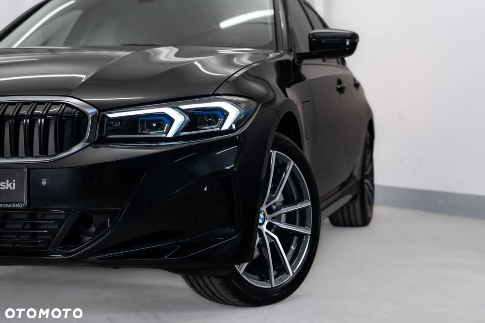 BMW Seria 3 330e PHEV xDrive - 13