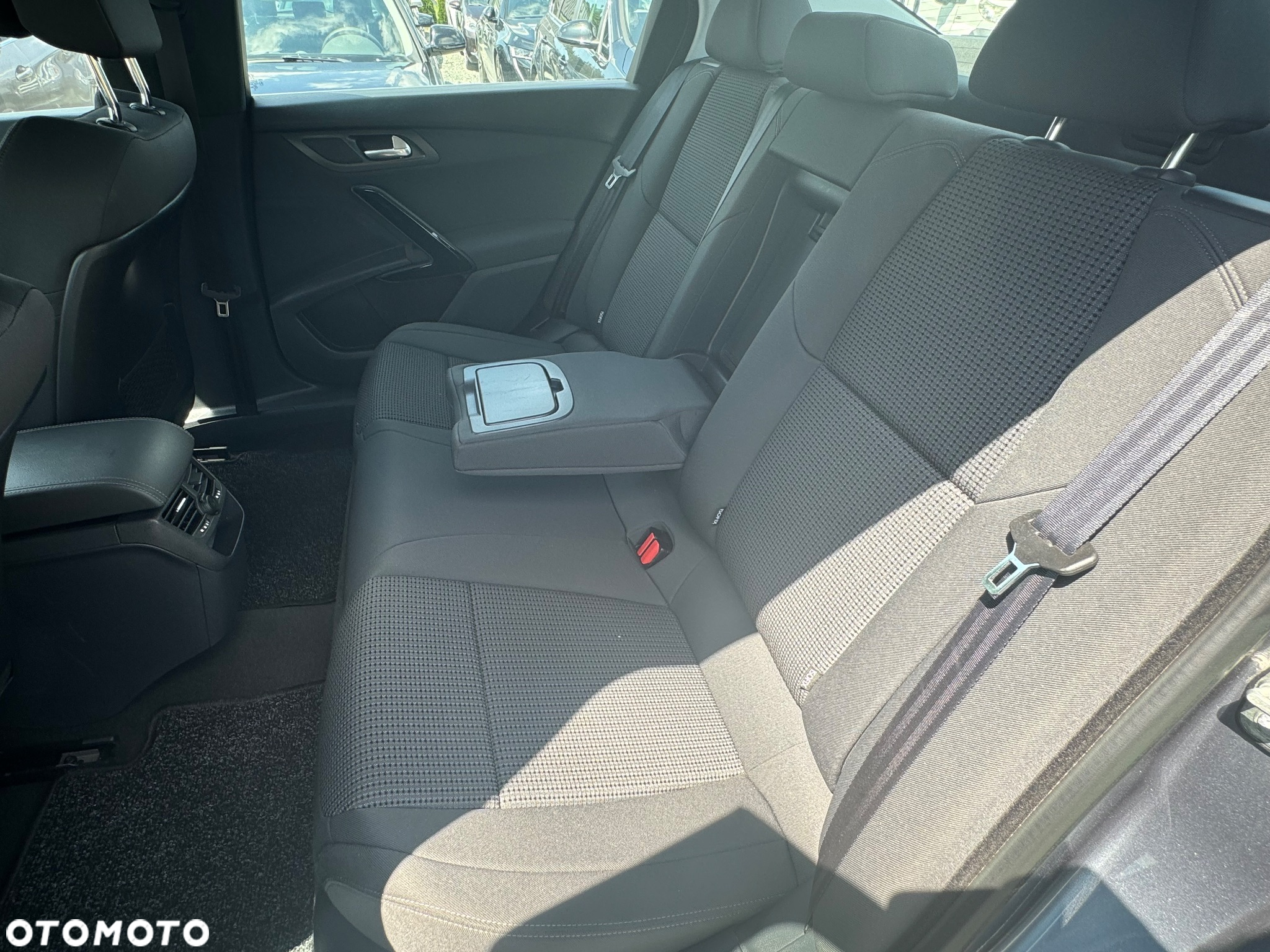 Peugeot 508 1.6 T Business Line - 36
