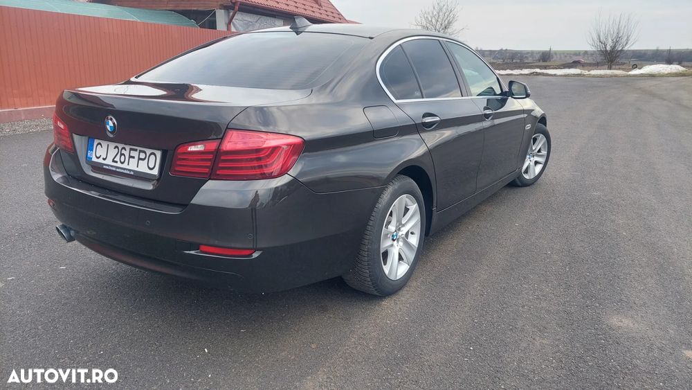 BMW Seria 5 520d Aut. Luxury Line - 8