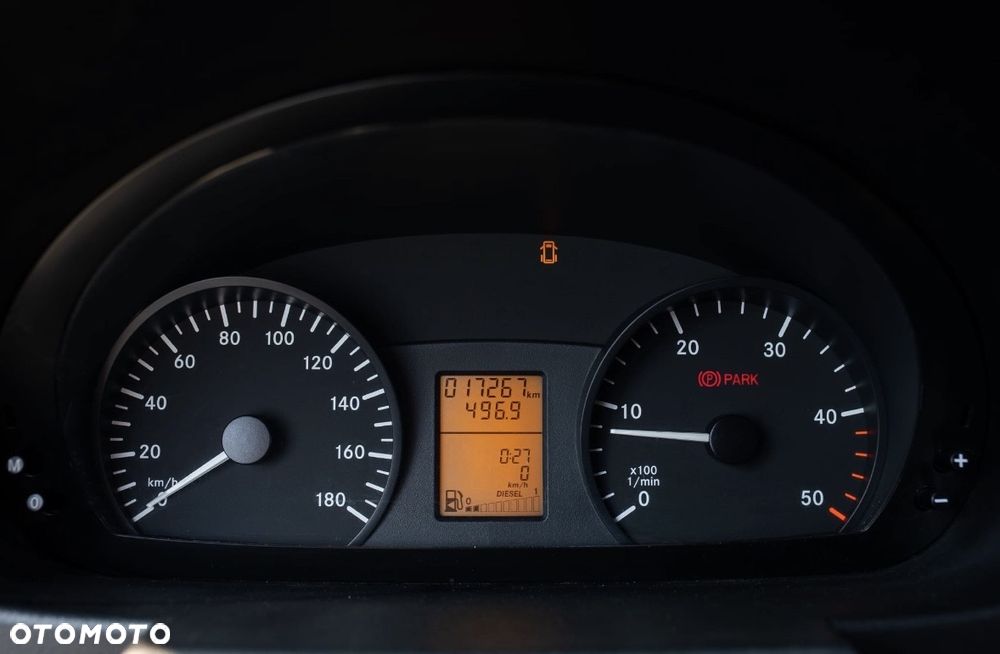 Mercedes-Benz Sprinter - 10