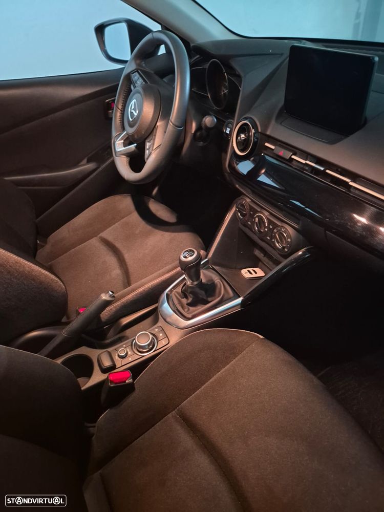 Mazda 2 - 5