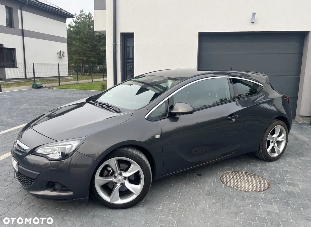 Opel Astra 1.6 T Cosmo - 13