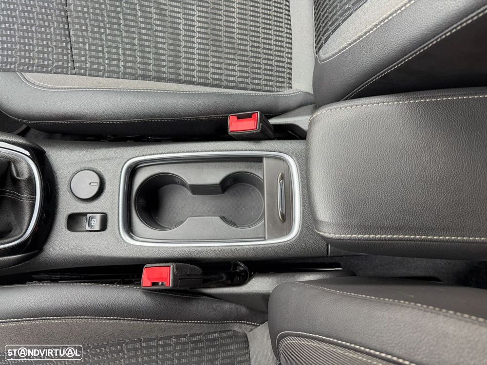 Opel Astra Sports Tourer - 39