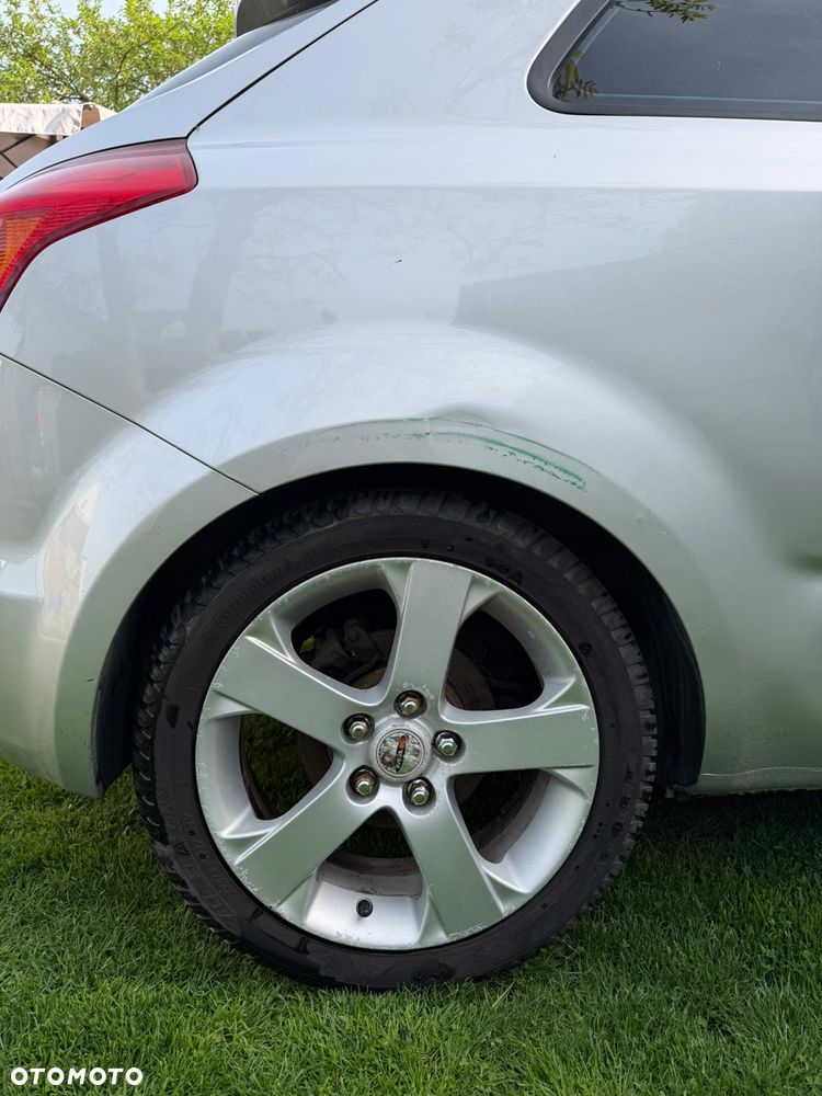 Kia Ceed 1.4 L - 6